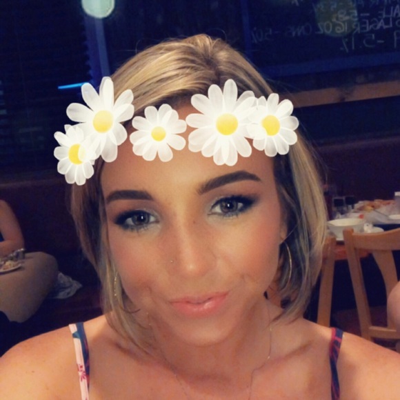 Meet Your Posher, Nik! - Picture 2 of 4